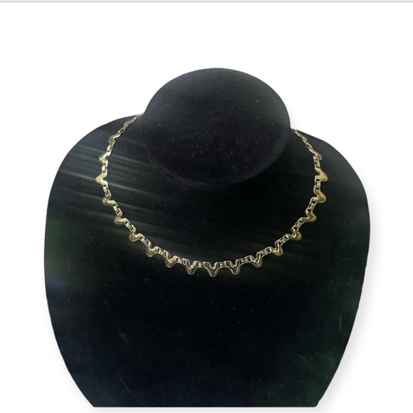 - Gold Tone Necklace-Marked Saron-18 Inches Long EUC - Picture 1 of 7